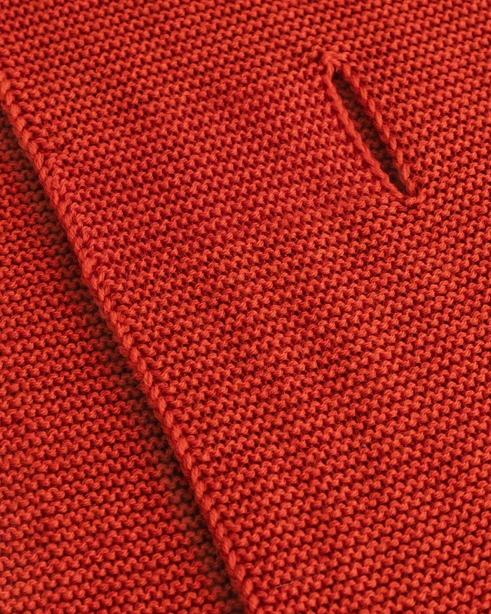 Hvid - Scarf - Ivo - Red - Close Look