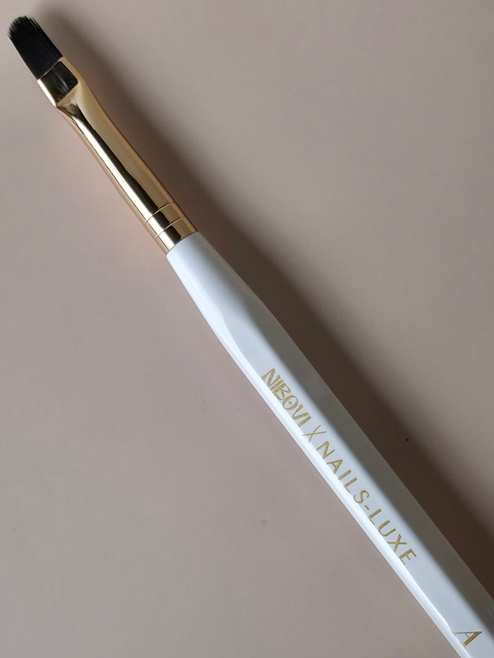 BRUSH A NIBOVI x NAILS-LUXE