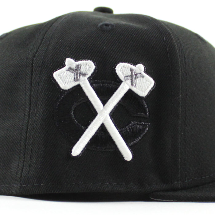 Chicago Blackhawks Black Hawks Logo New Era 59Fifty Fitted Hat (Black Gray Under brim)