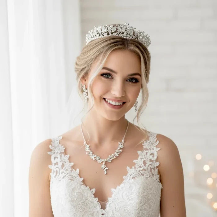 Pearl Wedding Jewelry - Pearl and Crystal Bridal Jewelry Set with Tiara 'Cumbria'