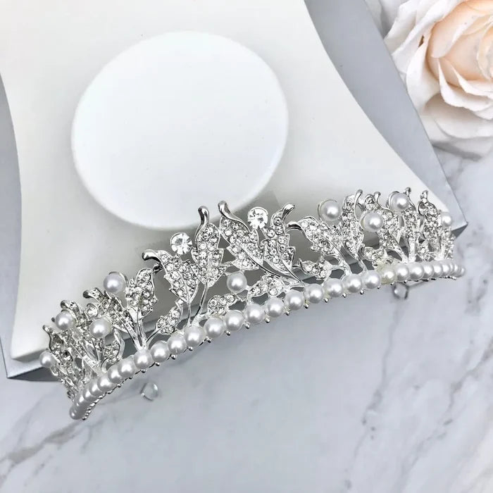 Pearl Wedding Jewelry - Pearl and Crystal Bridal Jewelry Set with Tiara 'Cumbria'