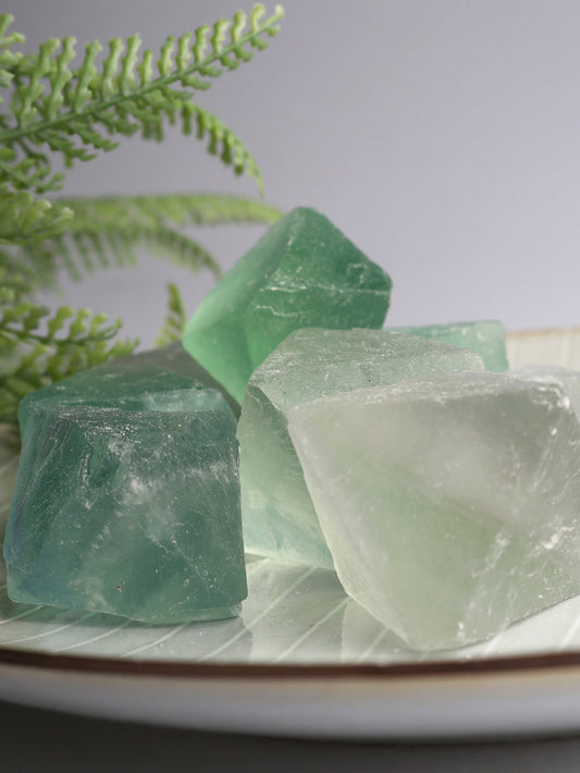 Fluorite Octahedron Large | One Colour-Image 1