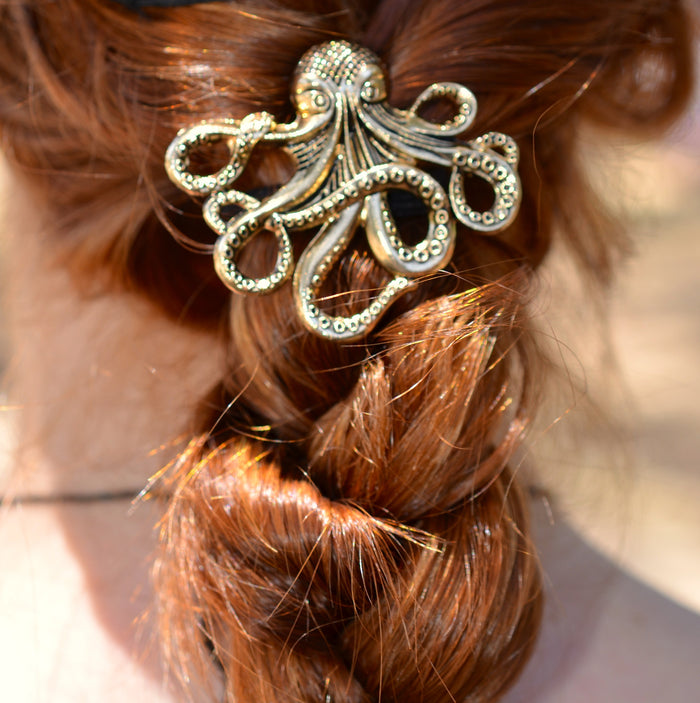 Model wearing Hair Hook Cthulhu - Gold Ponytail Holder Steampunk Fantasy Accessory