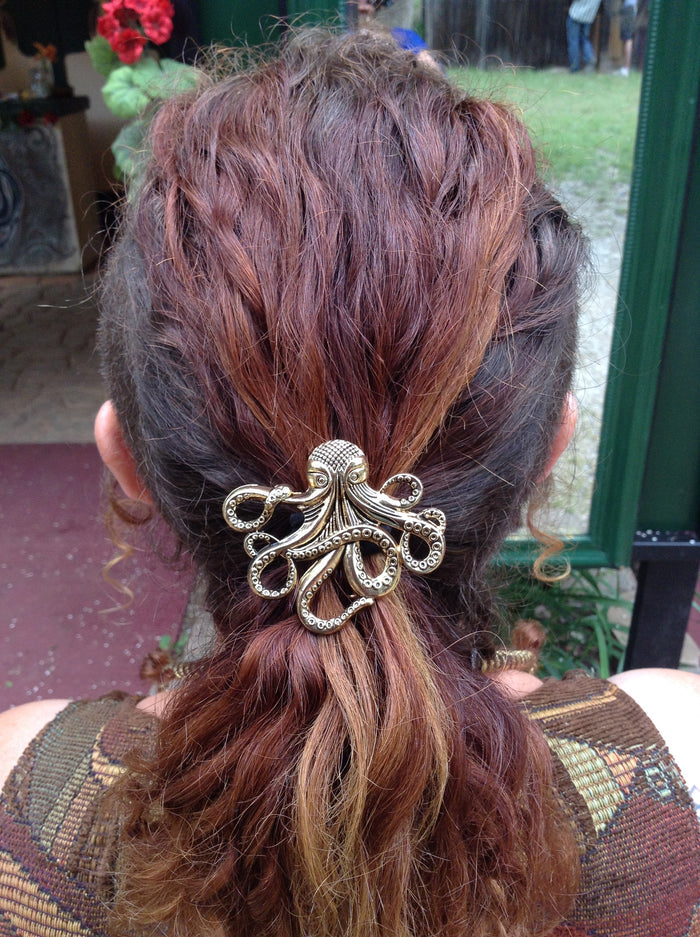 Model wearing Hair Hook Cthulhu - Gold Ponytail Holder Steampunk Fantasy Accessory