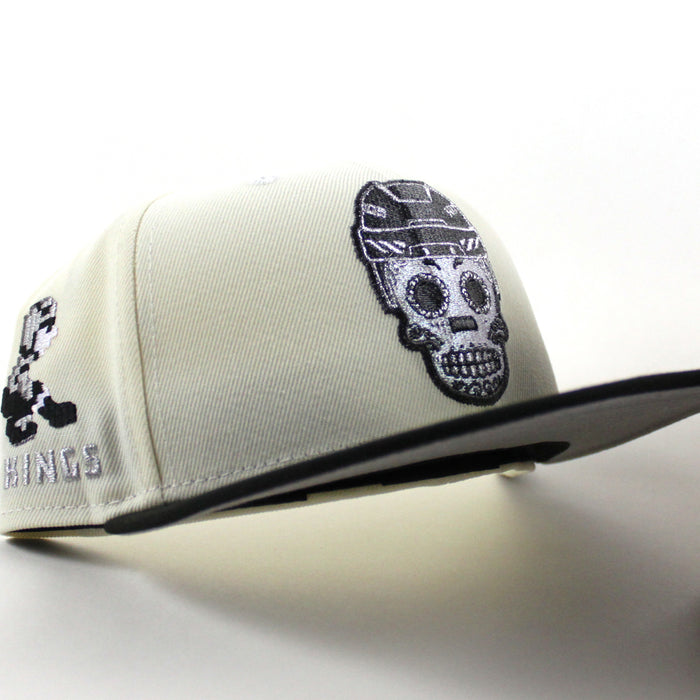 Los Angeles Kings Skull Mask 8 Bit Patch New Era 59Fifty Fitted Hat (Chrome White Black Gray Under brim)