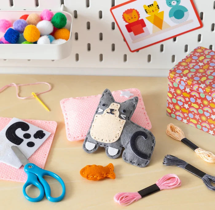 Petit Collage - Mini Craft Kit - Pocket Pet Kitten - Lilfestyle Cut