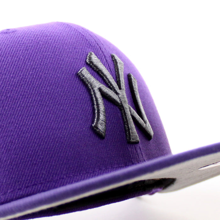 New York Yankees 1999 World Series New Era 59Fifty Fitted Hat (Deep Purple Gray Under Brim)