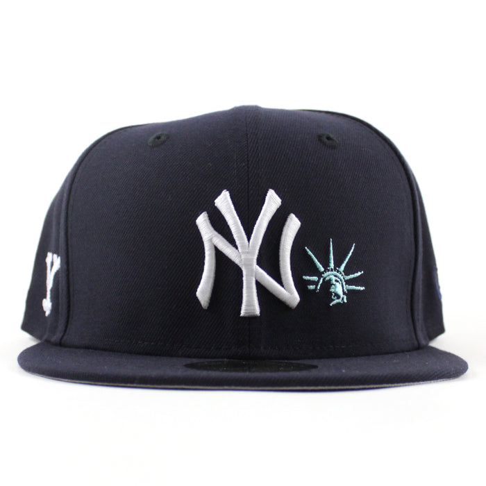 New York Yankees Statue of Liberty Highlander New Era 59Fifty Fitted Hat (Navy Gray Under Brim)
