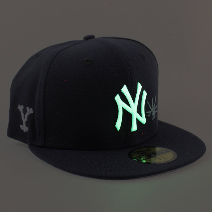 New York Yankees Statue of Liberty Highlander New Era 59Fifty Fitted Hat (Navy Gray Under Brim)