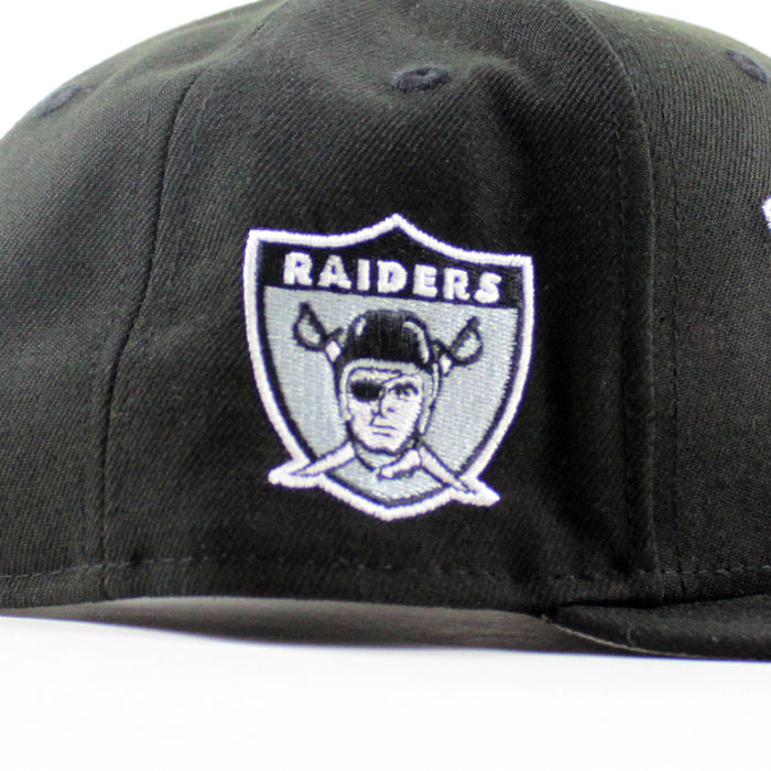 Oakland Raiders Pirate Patch New Era 9Fifty SnapBack (Black Gray Under Brim)