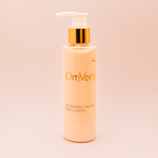 Nourishing nectar body lotion bottle with white pump, 150 ml, light beige