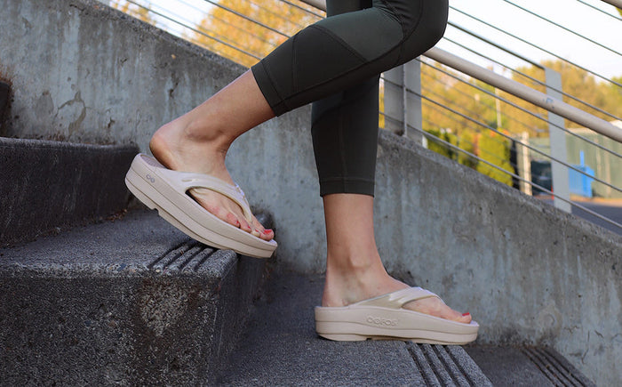 Oofos Women's Oomega Oolala Thong Sandal Footwear OOFOS