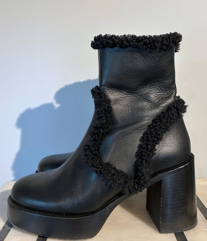 Simon Miller Low Raid black leather ankle boots with shearling trim and side zip, size 40, stylish and durable footwear.