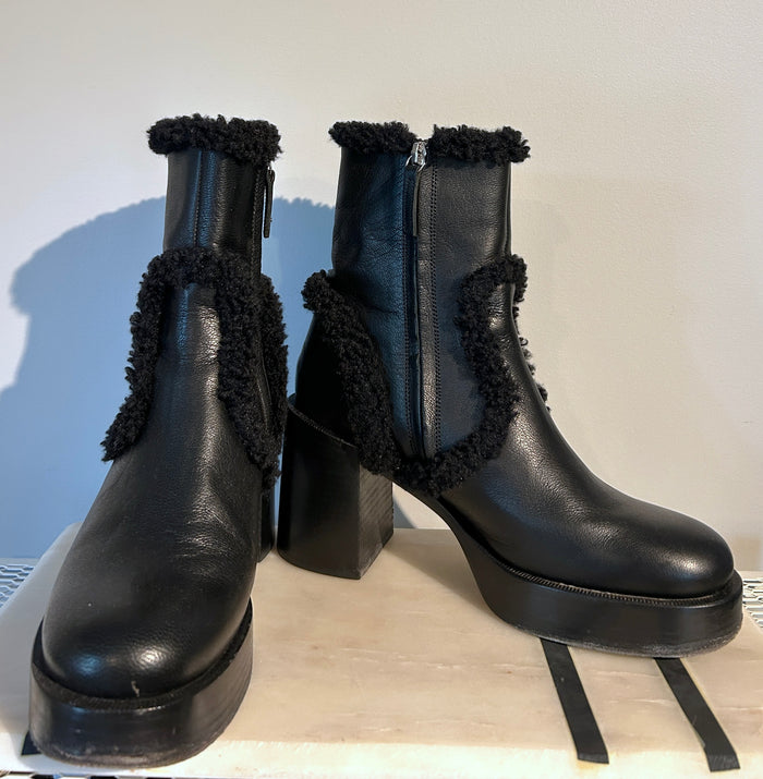 Simon Miller Low Raid black leather ankle boots with shearling trim and side zippers, size 40, stylish and modern footwear.