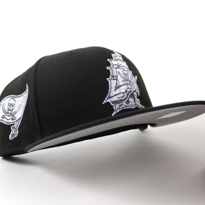 Tampa Bay Buccaneers Flag patch New Era 59Fifty Fitted Hat (Black Gray Under Brim)