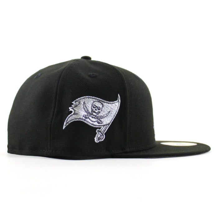 Tampa Bay Buccaneers Flag patch New Era 59Fifty Fitted Hat (Black Gray Under Brim)