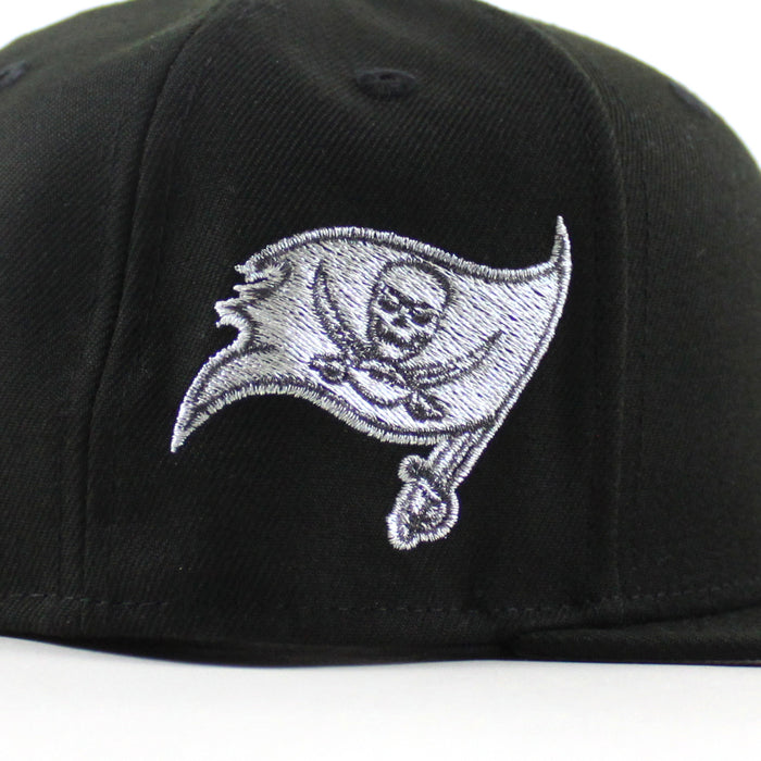 Tampa Bay Buccaneers Flag patch New Era 59Fifty Fitted Hat (Black Gray Under Brim)