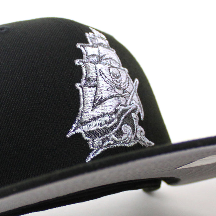 Tampa Bay Buccaneers Flag patch New Era 59Fifty Fitted Hat (Black Gray Under Brim)