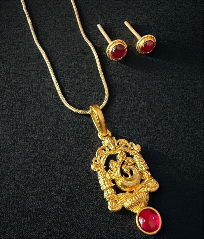 The Navaranga Silver Peacock Pendant & Earrings