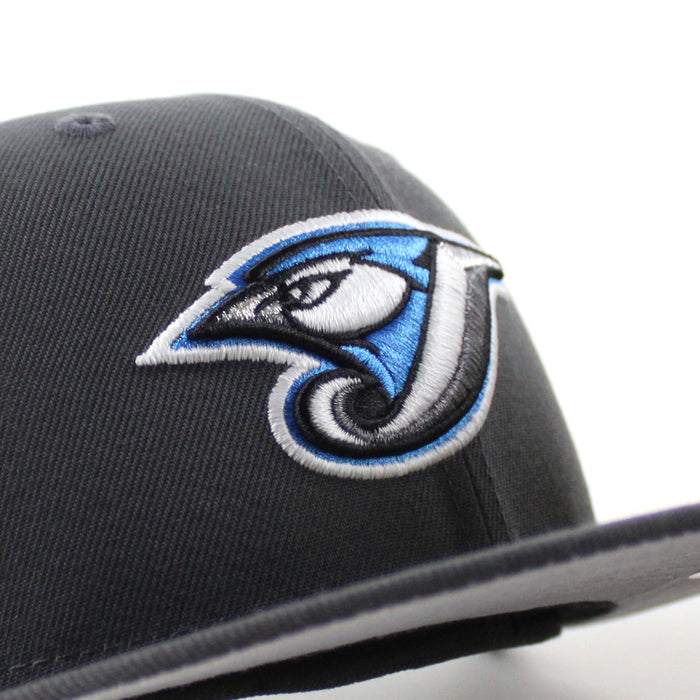 Toronto Blue Jays Canada Flag Patch New Era 59Fifty Fitted Hat (Graphite Gray Under Brim)
